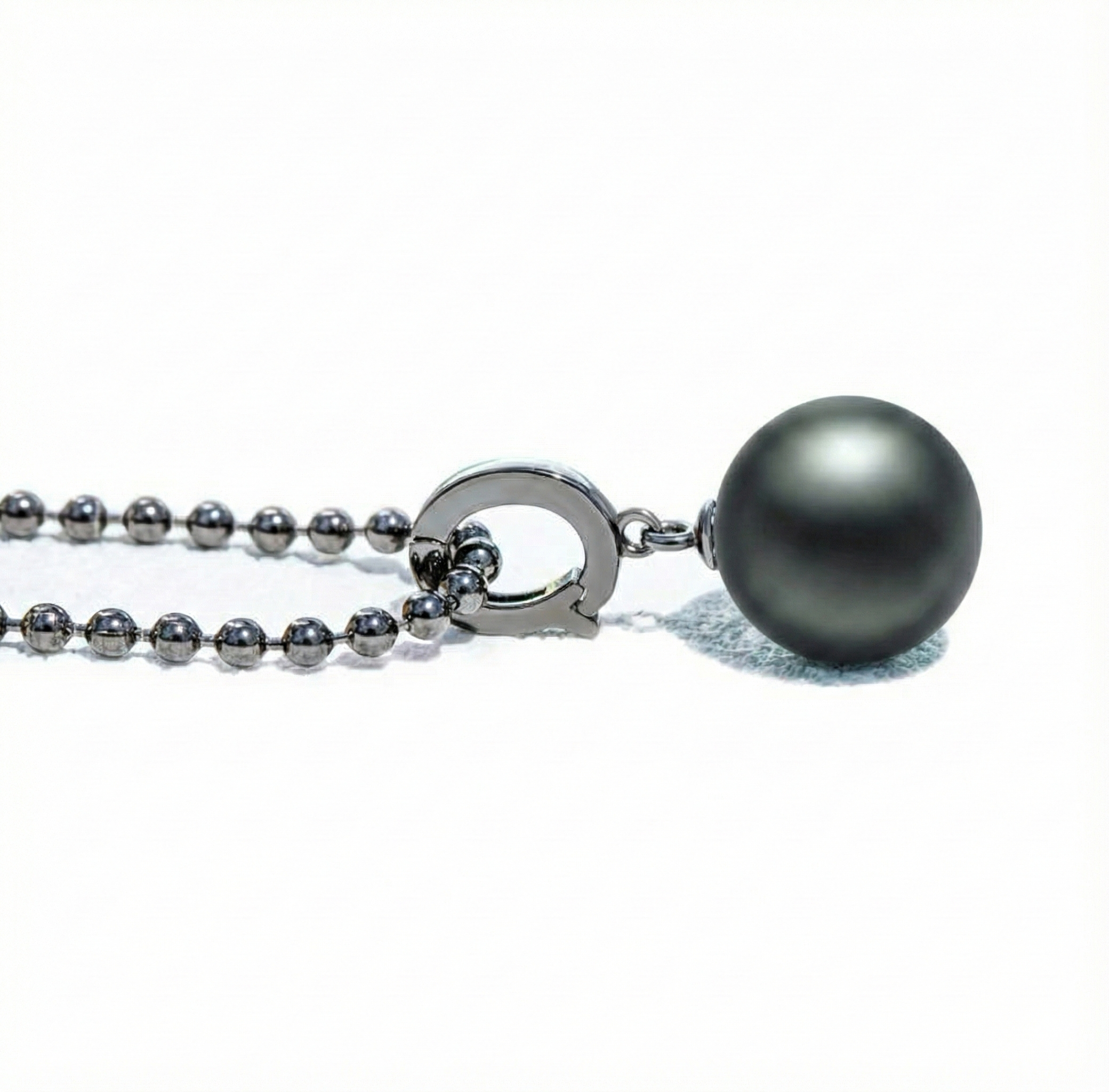 The Sovereign – Bold Solitaire Pendant (11-12mm) S925 Sterling Silver Tahitian Black Pearl Necklace (Black)